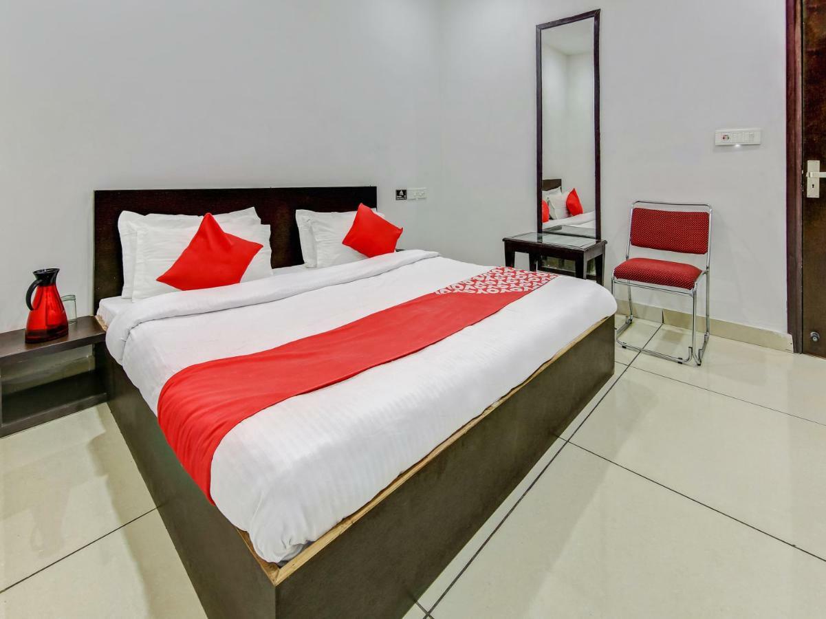 Oyo 27999 Hotel Deep Sirsa Exterior foto