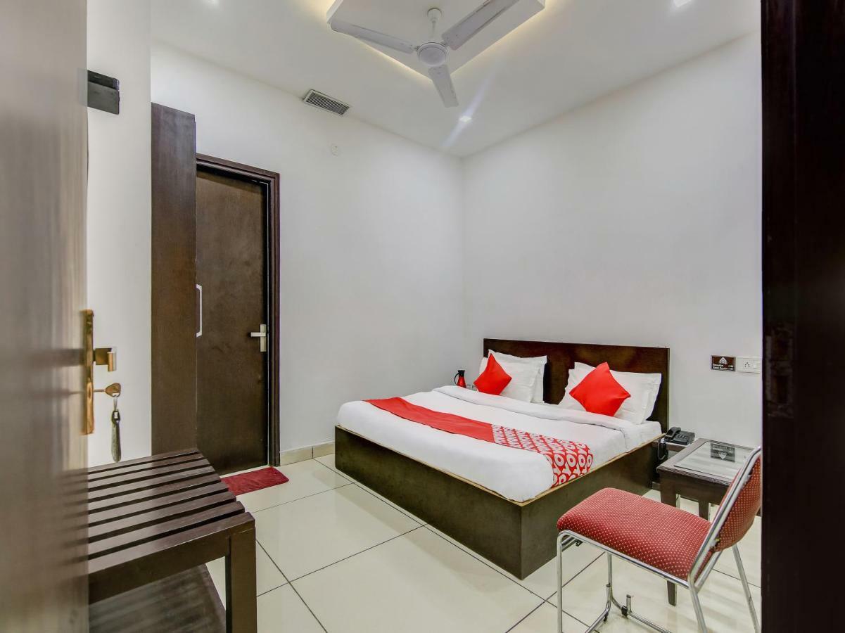 Oyo 27999 Hotel Deep Sirsa Exterior foto