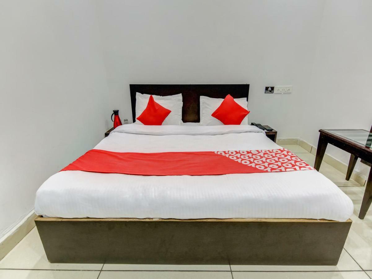 Oyo 27999 Hotel Deep Sirsa Exterior foto