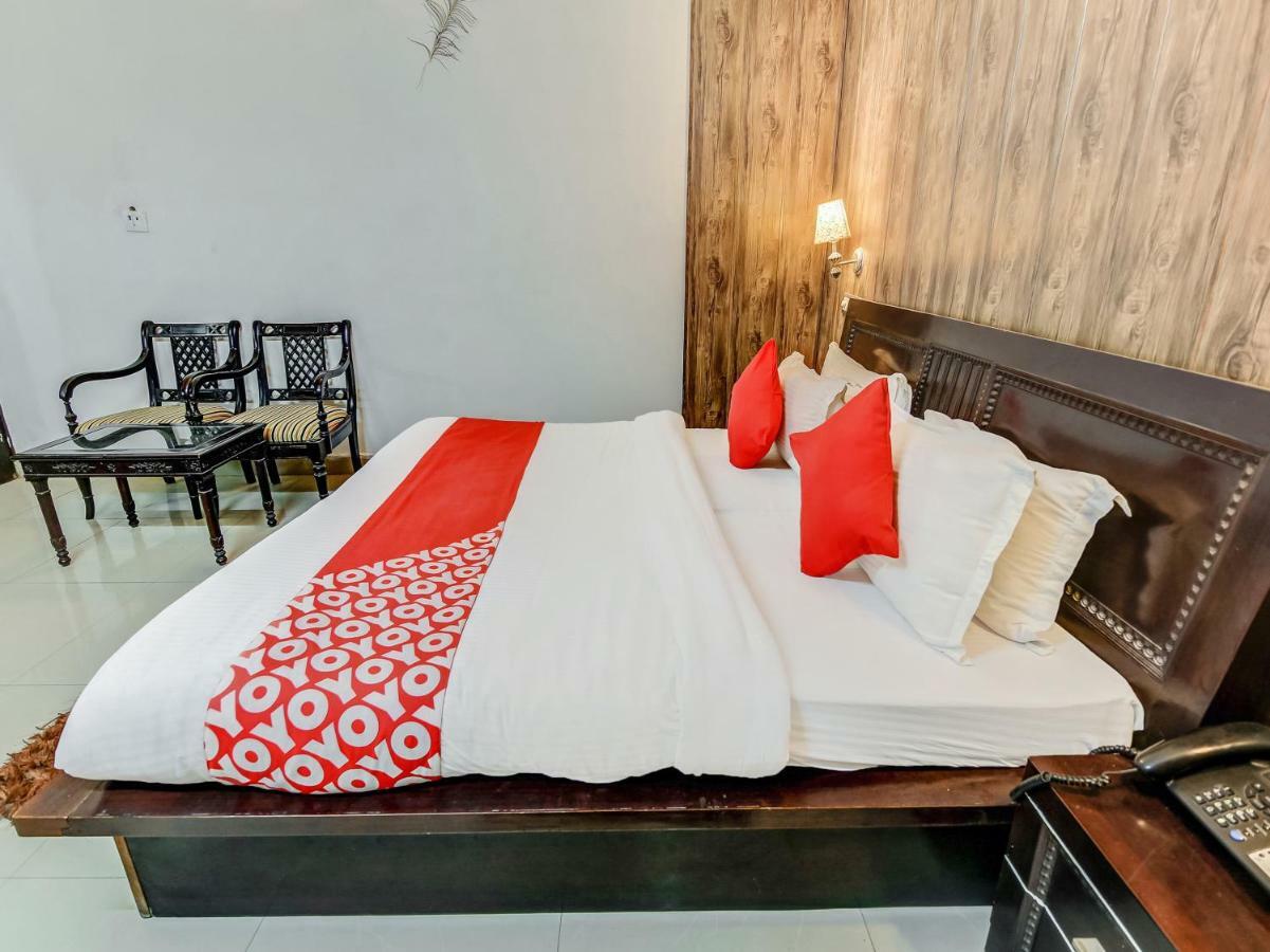 Oyo 27999 Hotel Deep Sirsa Exterior foto