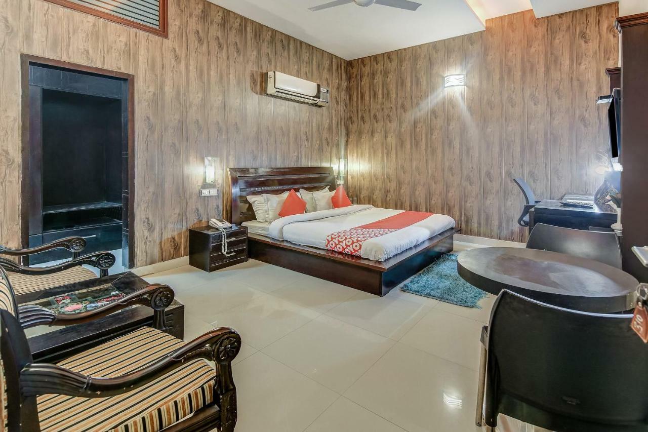 Oyo 27999 Hotel Deep Sirsa Exterior foto