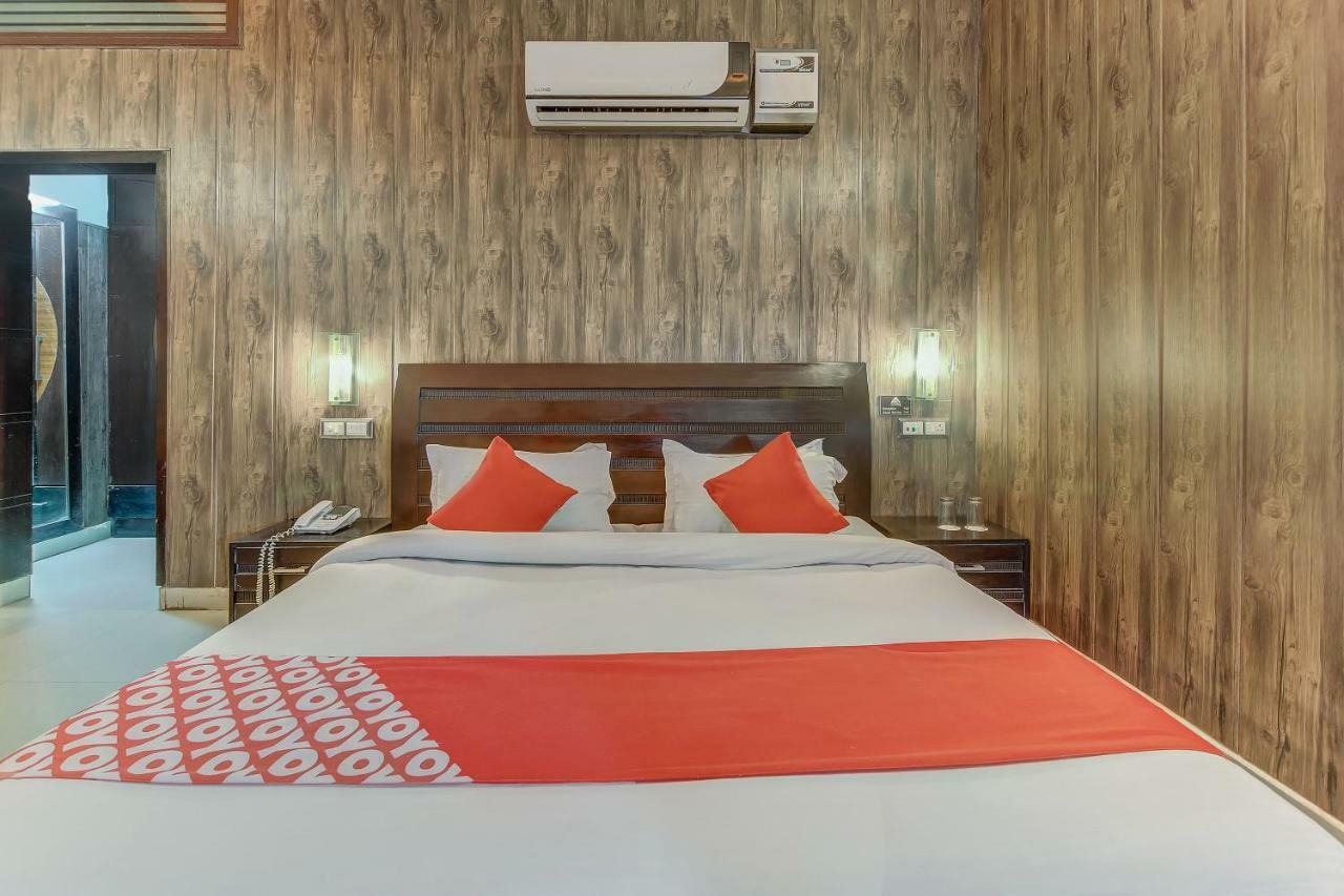 Oyo 27999 Hotel Deep Sirsa Exterior foto